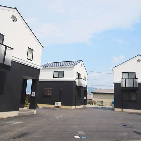 Villas Waraku Фудзиёсида Экстерьер фото